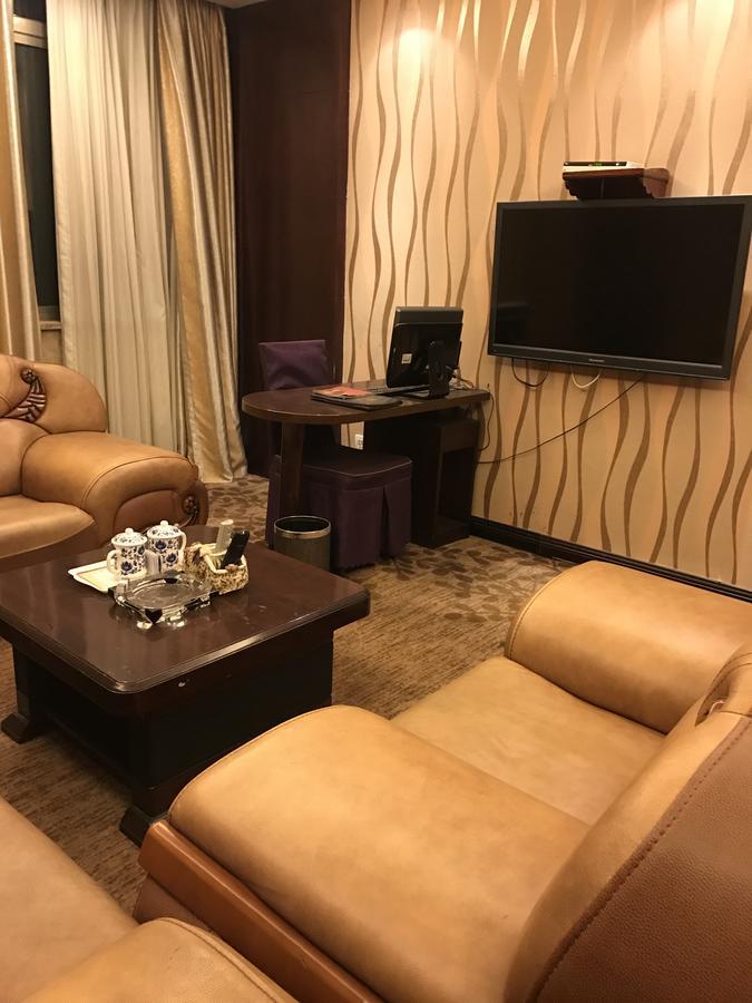 Huayu Paradise International Hotel Lhasa Esterno foto
